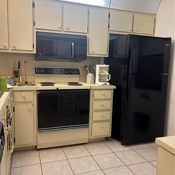9285 Lake Park Dr #101 — Photo 6