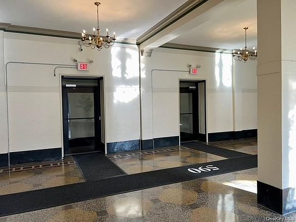 4th image of 590 E Third Street #4O