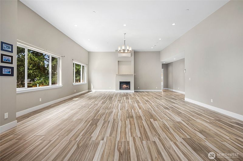 4th image of 10622 55th Avenue S
