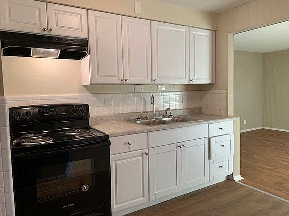 3rd image of 10030 Lance Dr