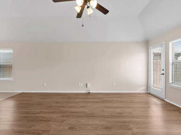 2120 Blakely Ct — Photo 15