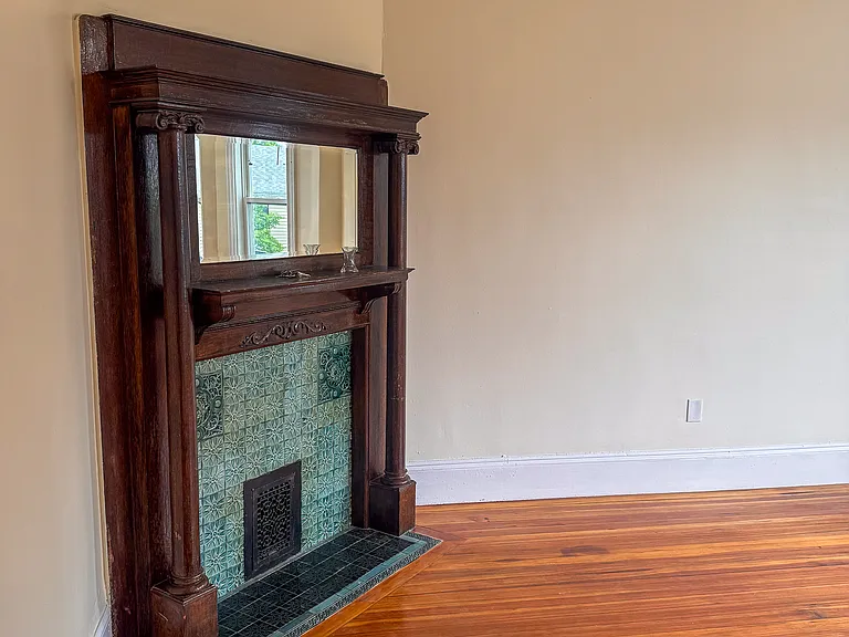 35 Hollander St #2 — Photo 4