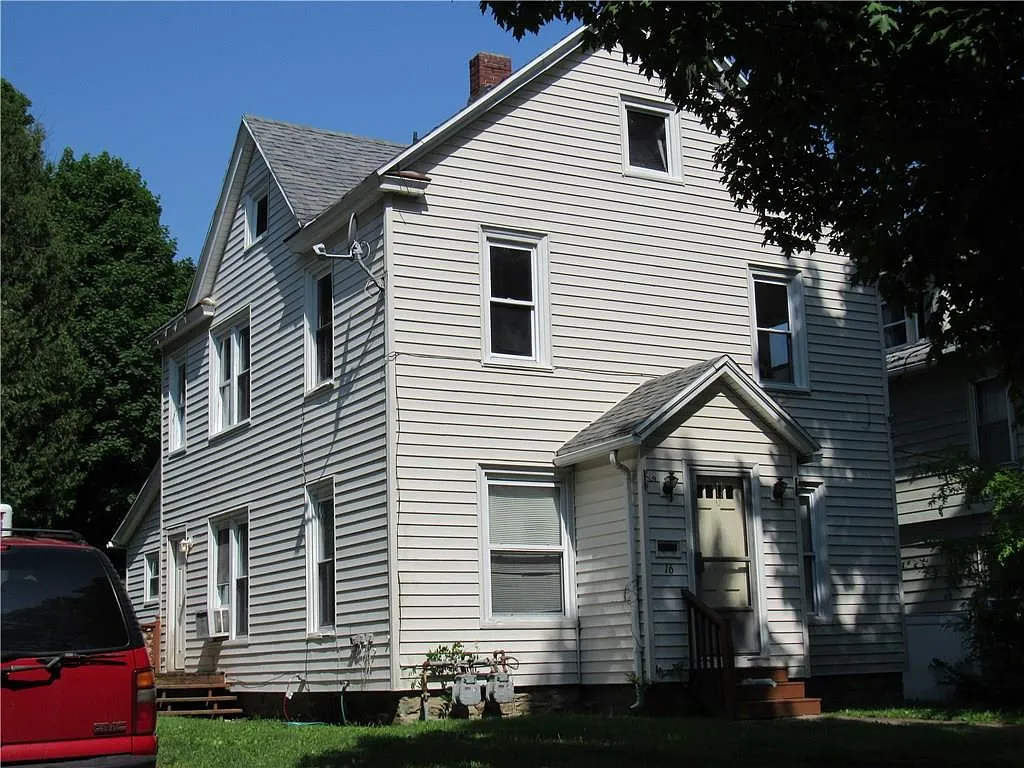 16 Tew St photo 1