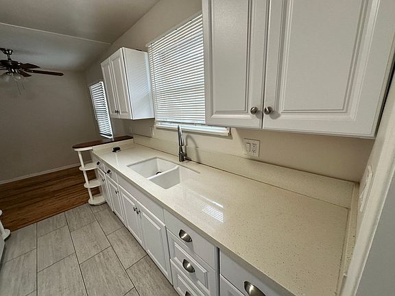 4th image of 7862 Flight Ave #7860