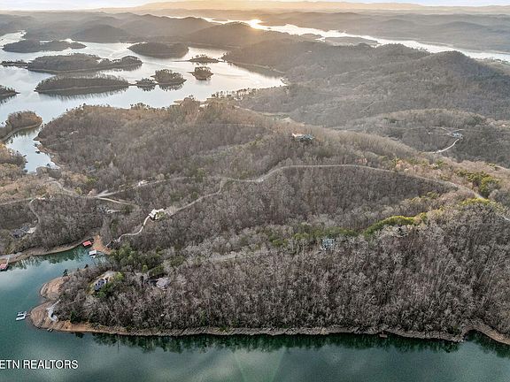 20th image of 31 Ridgeland Dr