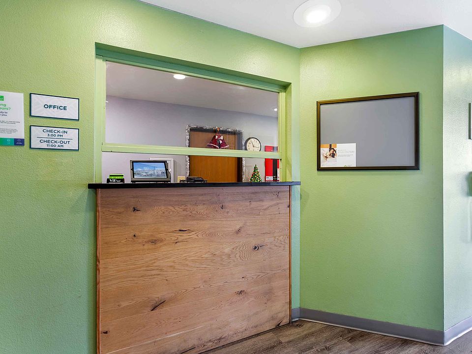 Lobby and Guest Check-in