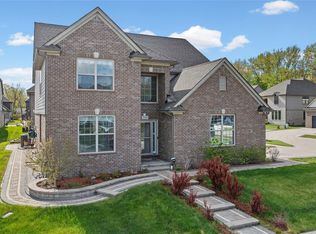 3559 Birchmount Dr, Troy, MI 48083