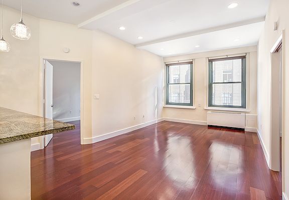 3rd image of 80 John St APT 17B