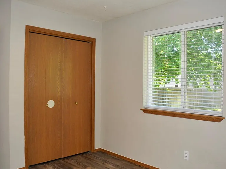 4024 E 2nd Ave #B — Photo 18