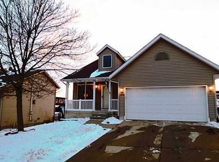 3718 Monarch Dr SW, Cedar Rapids, IA 52404