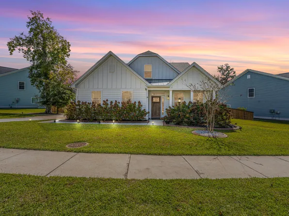 575 Pendleton Dr, Moncks Corner, SC 29461