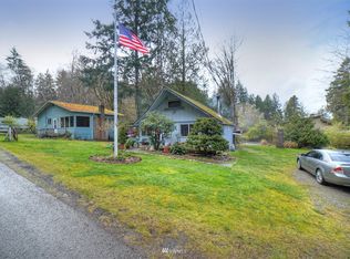 40 E Creekside Dr, Belfair, WA 98528
