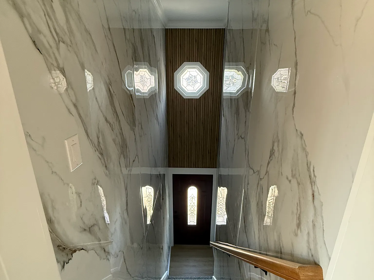 2 bed, 900 sqft, $3,000 — Photo 2