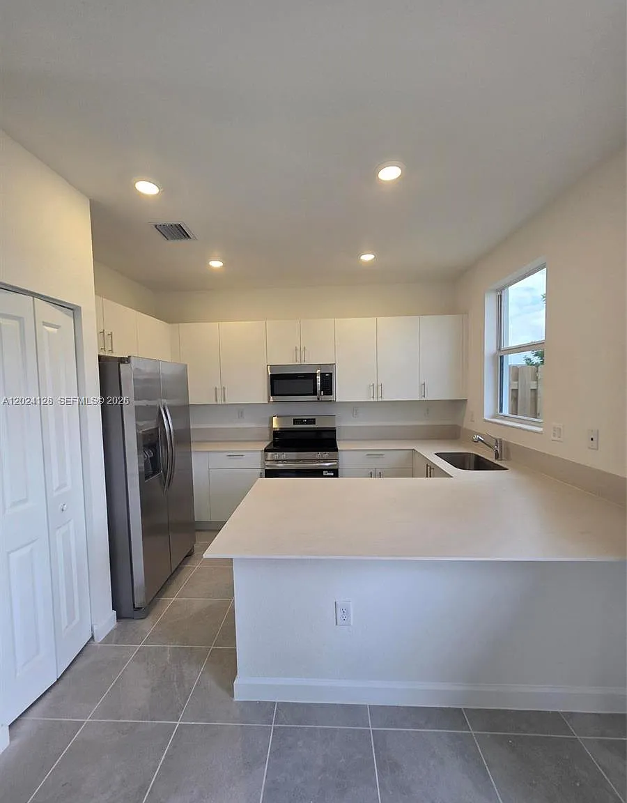 Keys Gate Subdivision — Photo 3
