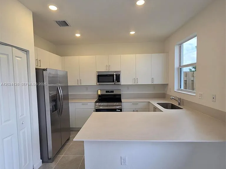 2764 SE 26th Ave #2764 — Photo 3