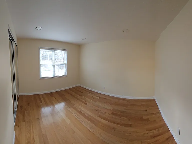 56 Roberts Dr — Photo 10