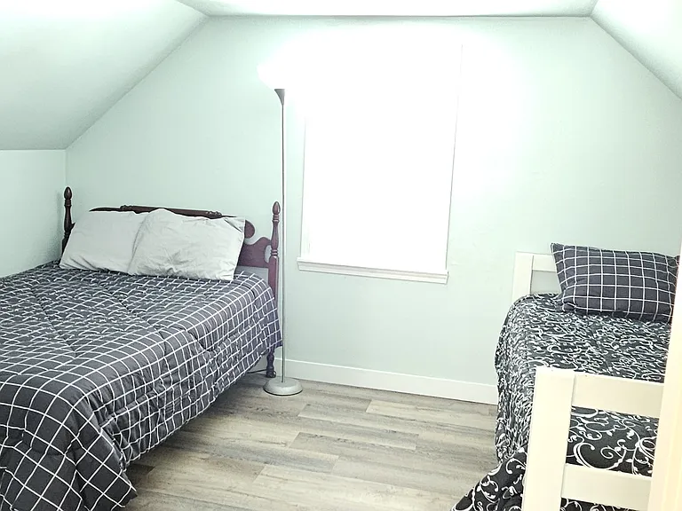 809 Quincy St — Photo 10
