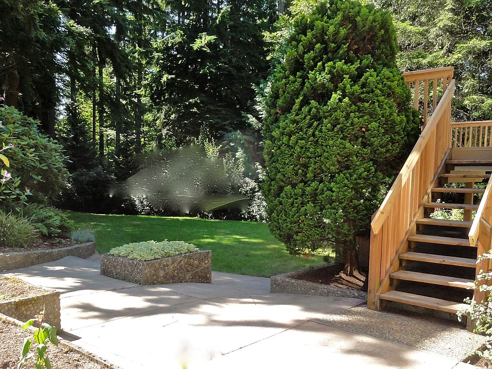 Beautiful landscaped yard.