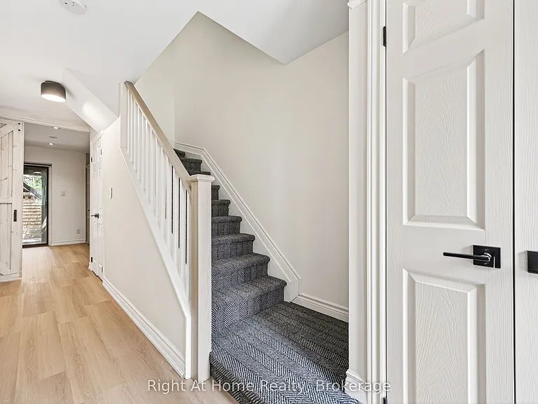 109 Brant St — Photo 4