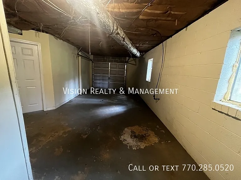 150 Castlegate Cir — Photo 29