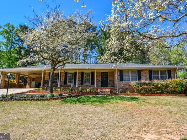 1325 Maple Dr SW, Lilburn, GA 30047