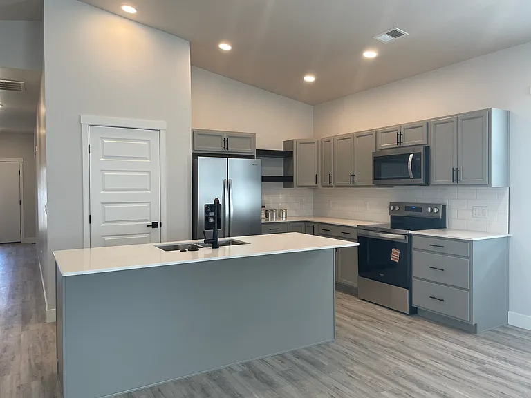 1720 Caliper Way — Photo 7
