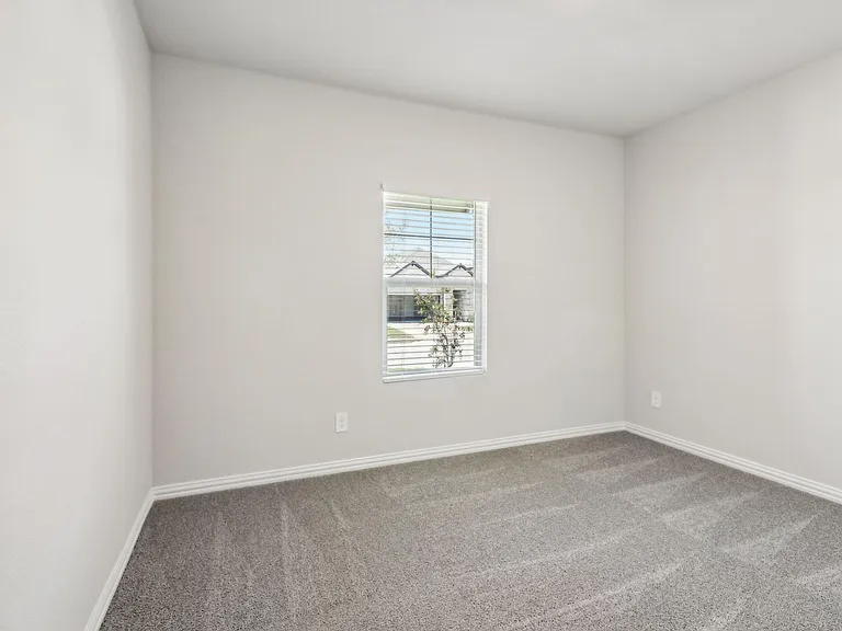 701 Easthill Dr — Photo 22