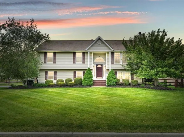 7 Bernadette Way, Washingtonville, NY 10992