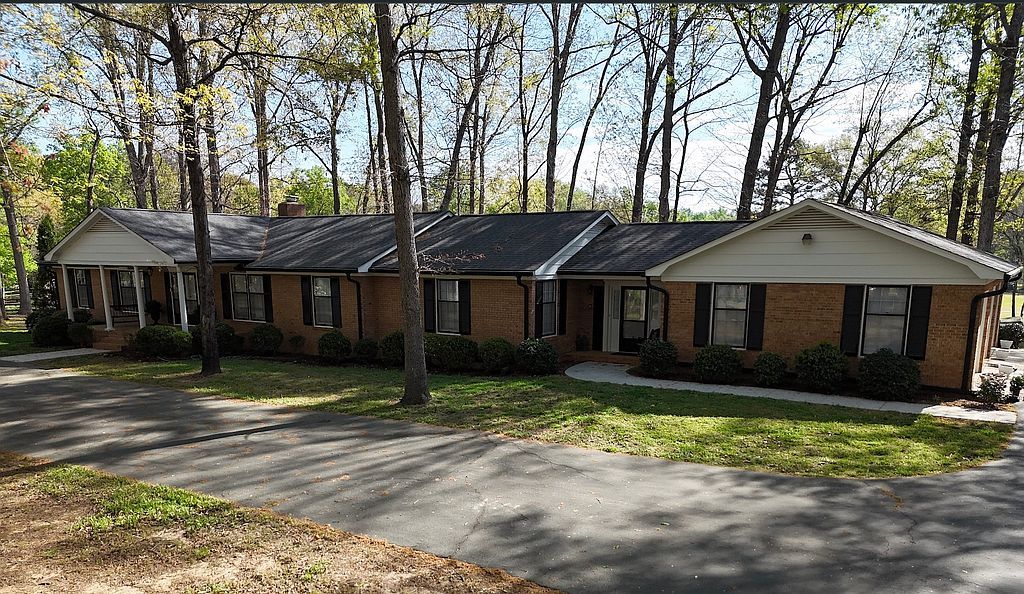 2646 Rolling Hills Dr - Property Image