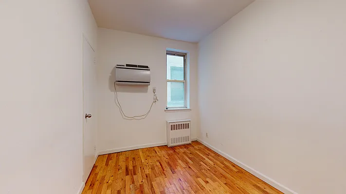 Rented by Bond New York | media 17