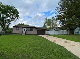 1120 W Donald St, Waterloo, IA 50703