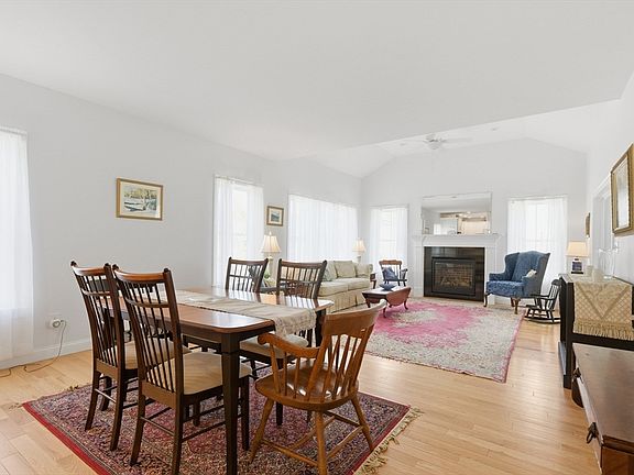 5th image of 64 Monique Dr