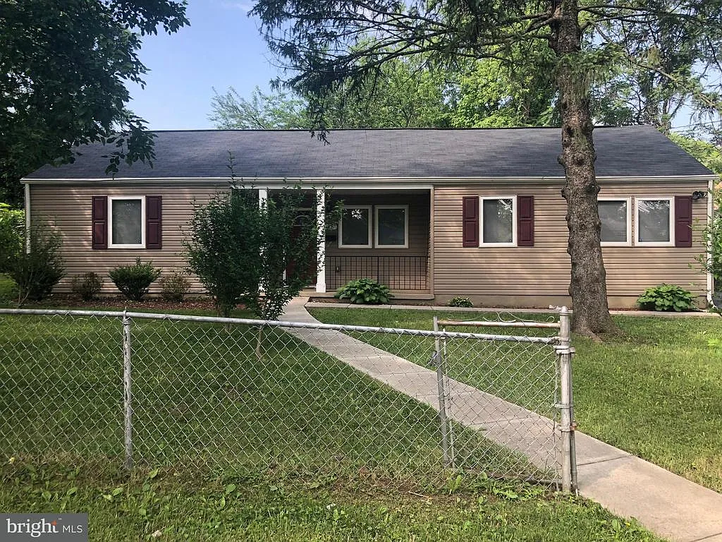 418 69th Pl photo 1