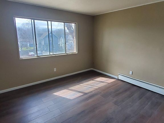 4th image of 1132 5th St #5