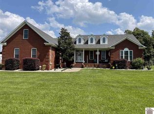 2102 Cardinal Rd, Mayfield, KY 42066