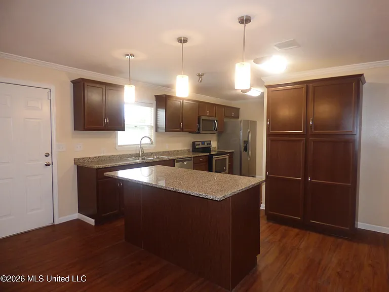 1177 Jewell Dr — Photo 4