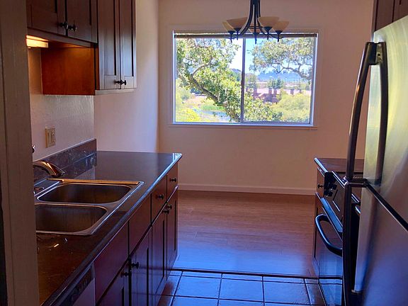 2nd image of 1345 Mar West St APT 4