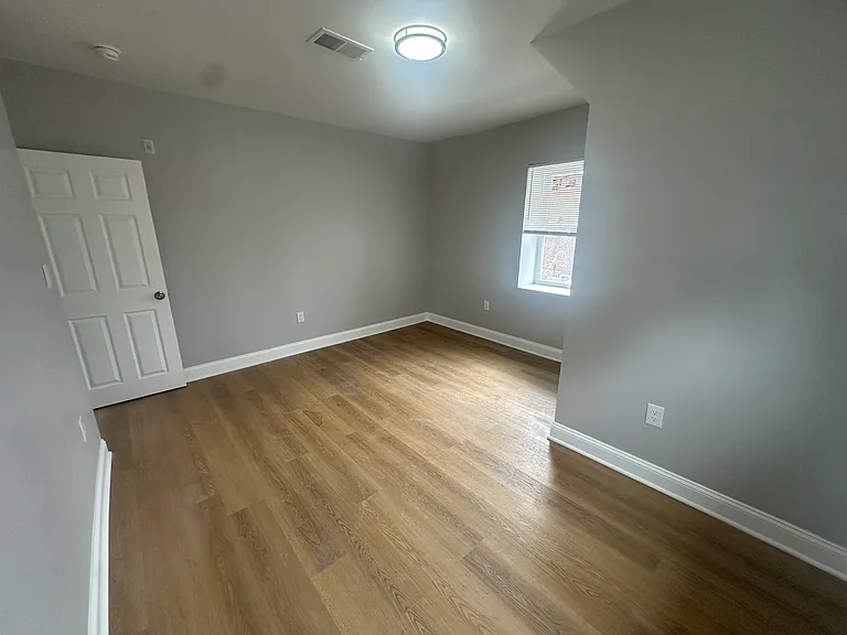 806 N 64th St — Photo 32