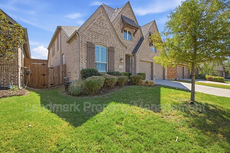 4 bed, 3.0 bath, 2985 sqft, $2,995 — Photo 3