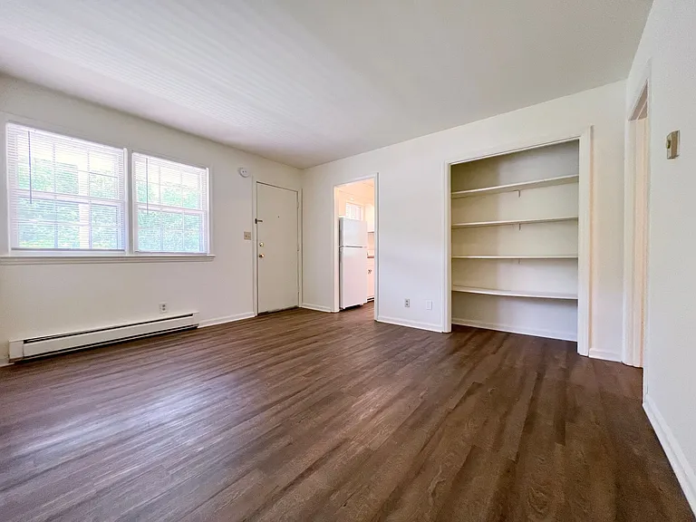 Lakewood Apartments — Photo 12