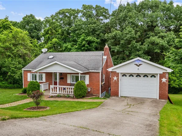 160 Jefferson Dr, New Kensington, PA 15068