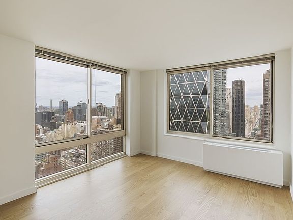 4th image of 260 W 54th St APT 48B