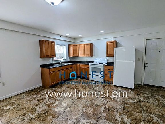3rd image of 1635 Lewiston Rd #11