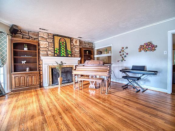 5th image of 9606 El Patio Dr