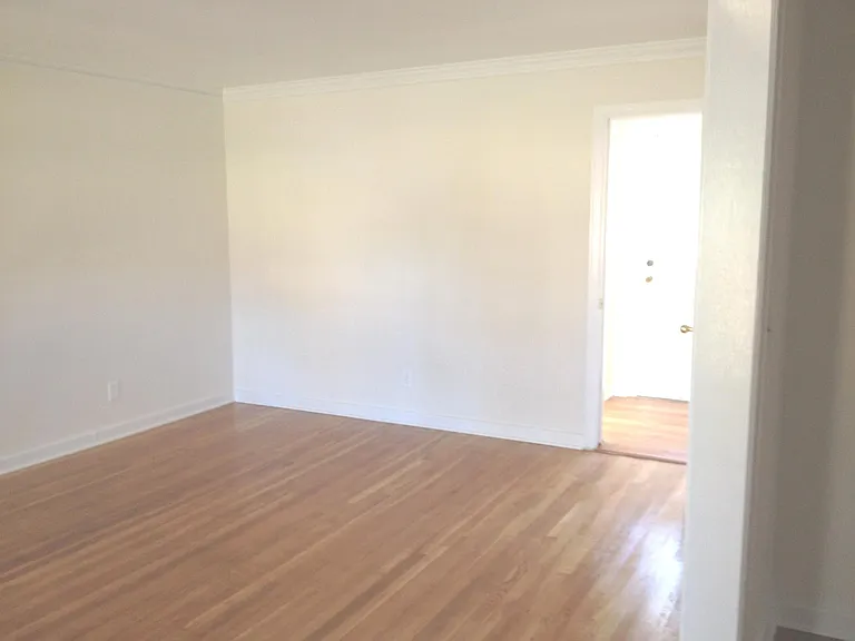 1639 Adelia Pl NE — Photo 5