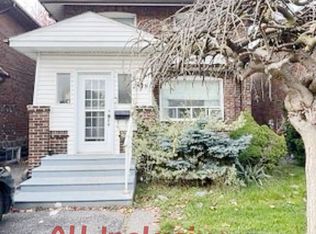 2518 Lake Shore Blvd W, Toronto, ON M8V 1E1