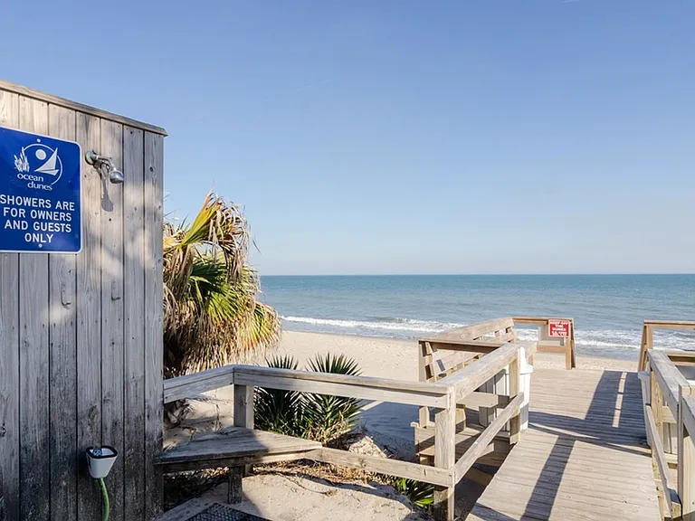 2102B Surfrider Ct — Photo 43