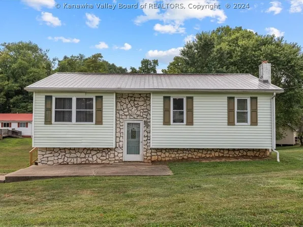 215 Mill Dr, Ravenswood, WV 26164