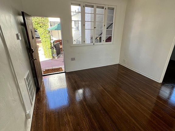 3rd image of 8214 Norton Ave #8218