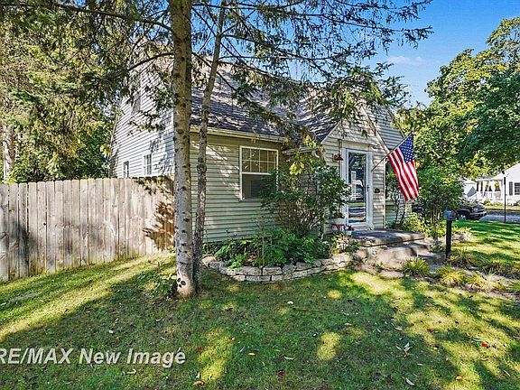 3rd image of 617 E Ashman St